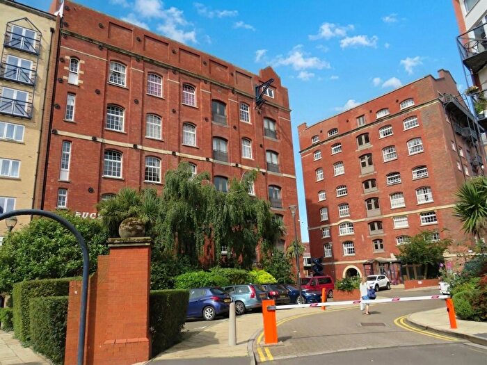 Flat To Rent In City Centre, Buchanans Wharf South, BS1