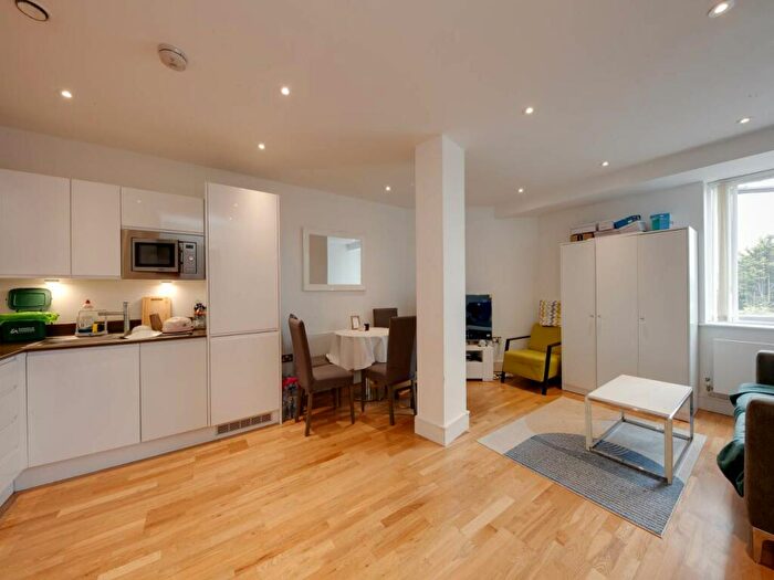 1 Bedroom Flat For Sale In Burlington House, Swanfield Road, Waltham Cross, EN8