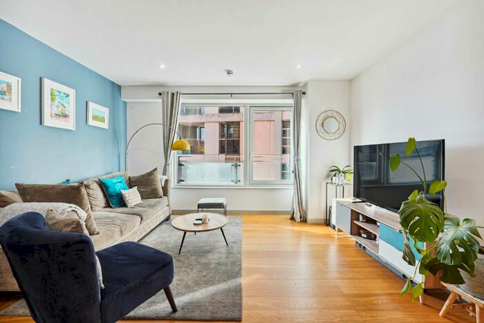 2 Bedroom Flat To Rent In Hardwicks Square, London, SW18