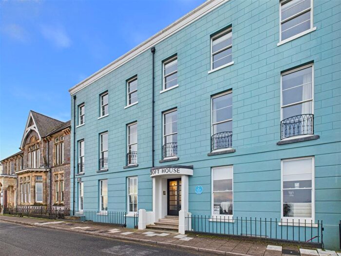 2 Bedroom Flat For Sale In Apartment, Croft House, Tenby, SA70