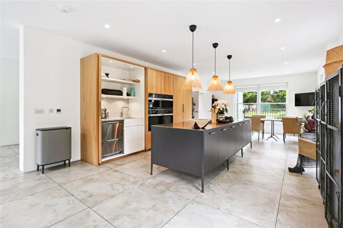5 Bedroom Detached House To Rent In Burhill, Walton-on-Thames, Surrey, KT12
