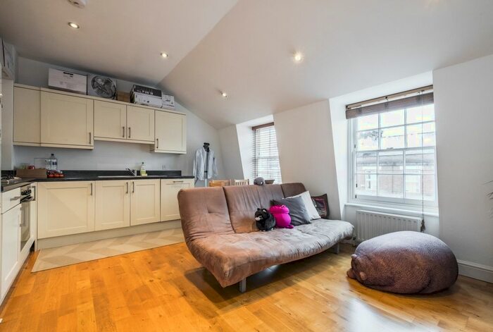1 Bedroom Flat To Rent In Upper Street, London, N1