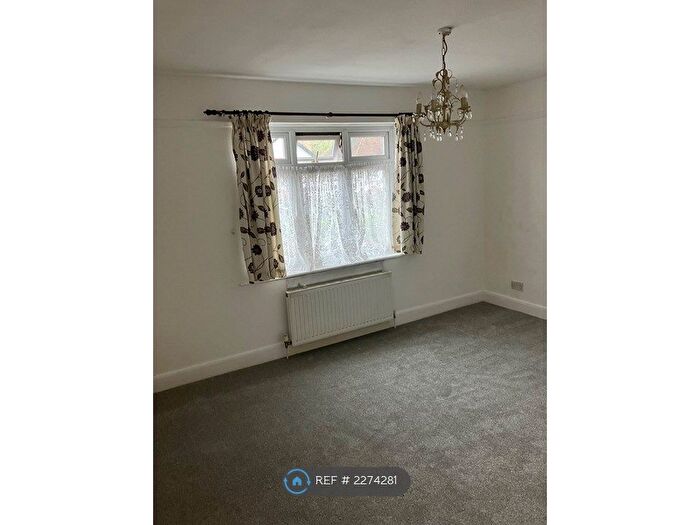 3 Bedroom Detached House To Rent In Abbotts Road, Cheam, Sutton, SM3