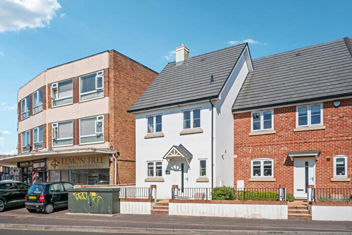 4 Bedroom End Of Terrace House For Sale In Iford Lane, Bournemouth, BH6