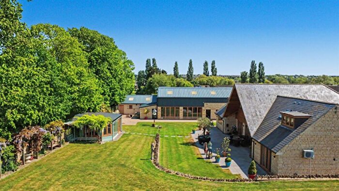 4 Bedroom Detached House For Sale In Chapel Hill, Islip, NN14