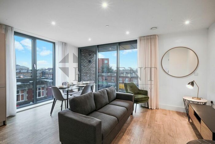 2 Bedroom Flat To Rent In Epsom House, Fairfield Avenue, TW18