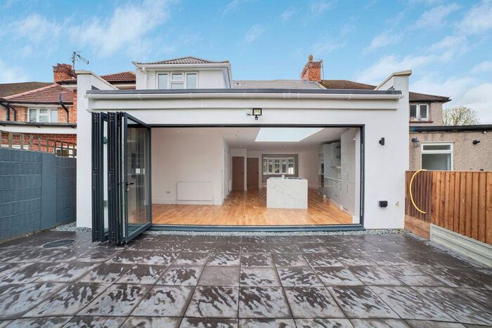 4 Bedroom Semi-Detached House To Rent In Boxtree Lane, Harrow, HA3