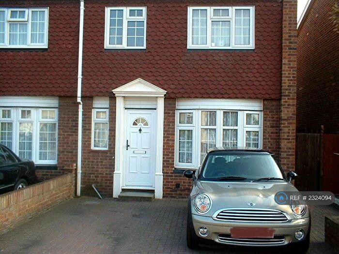 3 Bedroom Semi-Detached House To Rent In Marston Road, Ilford, IG5