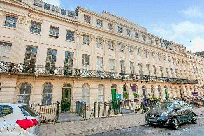 2 Bedroom Flat To Rent In Oriental Place, Brighton, BN1