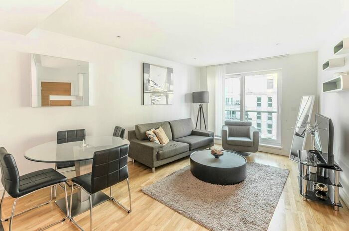 2 Bedroom Flat To Rent In St George Wharf, Vauxhall, London, SW8