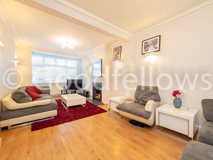 4 Bedroom House To Rent In Taunton Close, Sutton, Surrey, SM3