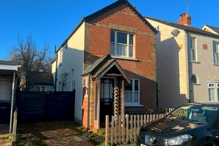 3 Bedroom Detached House For Sale In North Street, Egham, Surrey, TW20