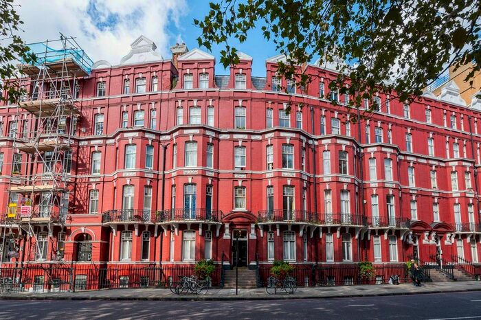 2 Bedroom Flat To Rent In Old Marylebone Road, Marylebone, London, NW1