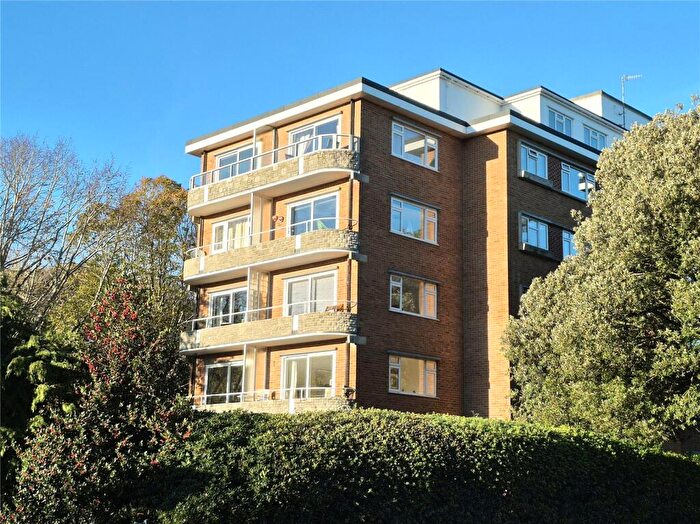 3 Bedroom Apartment For Sale In Chine Crescent, Bournemouth, Dorset, BH2