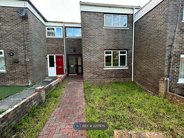 3 Bedroom Terraced House To Rent In Browning Close, Basingstoke, RG24
