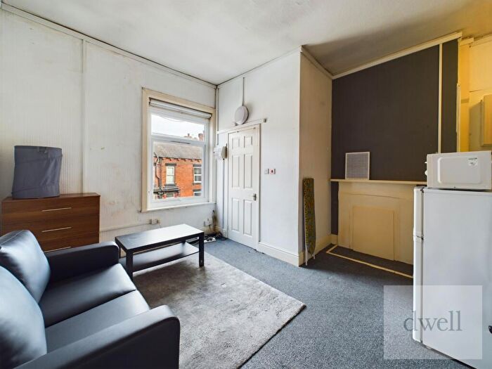 Studio To Rent In Edinburgh Road, Armley, Leeds, LS12