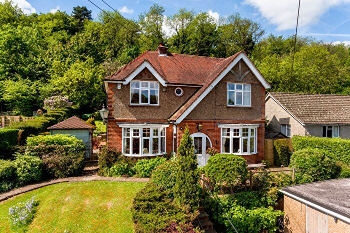 4 Bedroom Detached House For Sale In Markville Gardens, Caterham, CR3