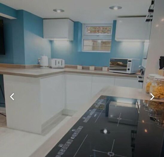 6 Bedroom Terraced House To Rent In Headingley Avenue, Leeds, West Yorkshire, LS6