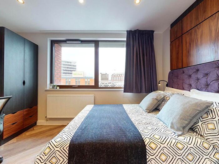 2 Bedroom Apartment To Rent In Apt, Live Oasis Wade Lane #, LS2