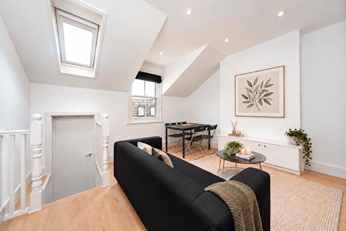 1 Bedroom Flat To Rent In Kelsey Park Road, Beckenham, BR3