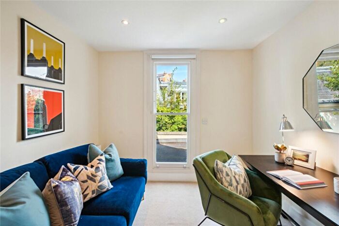 3 Bedroom Terraced House For Sale In Bridge Lane, London, SW11