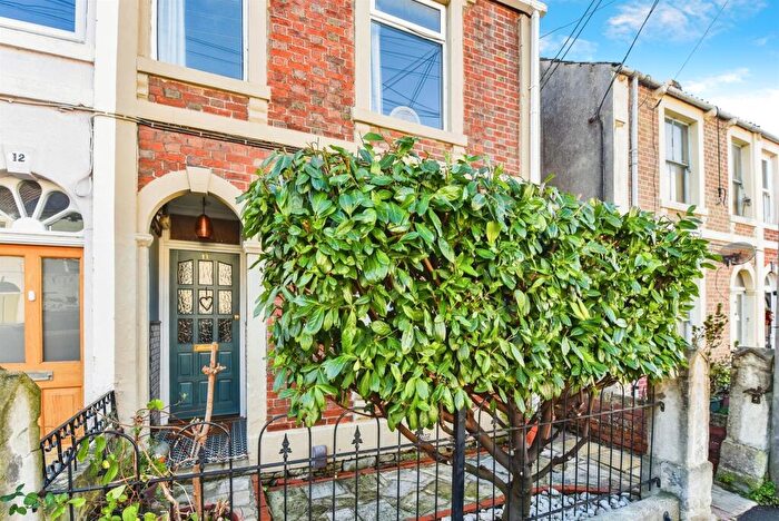 3 Bedroom Semi Detached House For Sale In West Street, Trowbridge, BA14