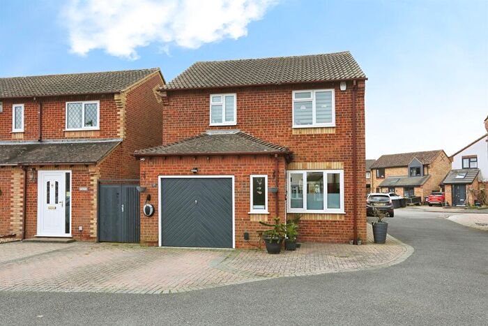 3 Bedroom Detached House For Sale In Sparrow Court, Lee-On-The-Solent, PO13