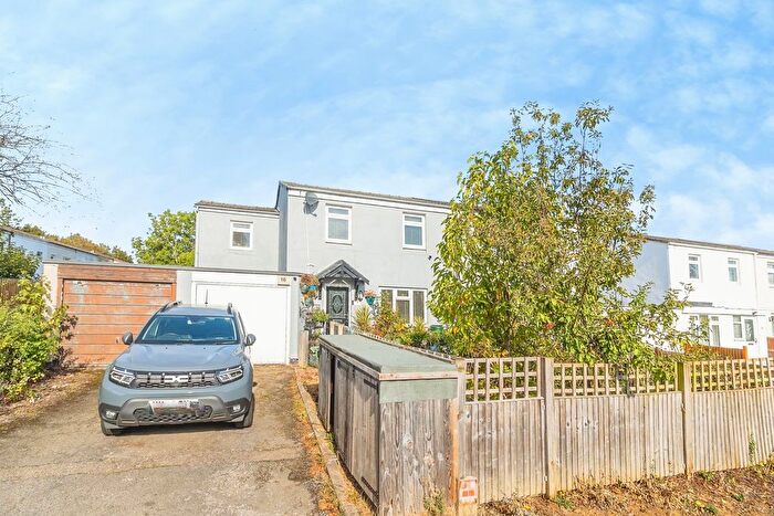 4 Bedroom Semi-Detached House For Sale In Tyrill, Stantonbury, Milton Keynes, Buckinghamshire, MK14