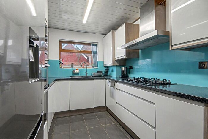 3 Bedroom Detached House For Sale In Edgwick Road, Coventry, CV6