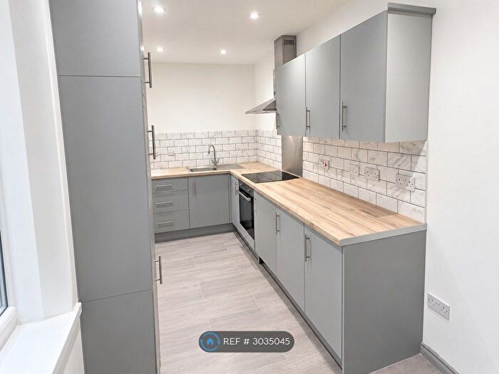 1 Bedroom Flat To Rent In Cross Street West, Goole, DN14