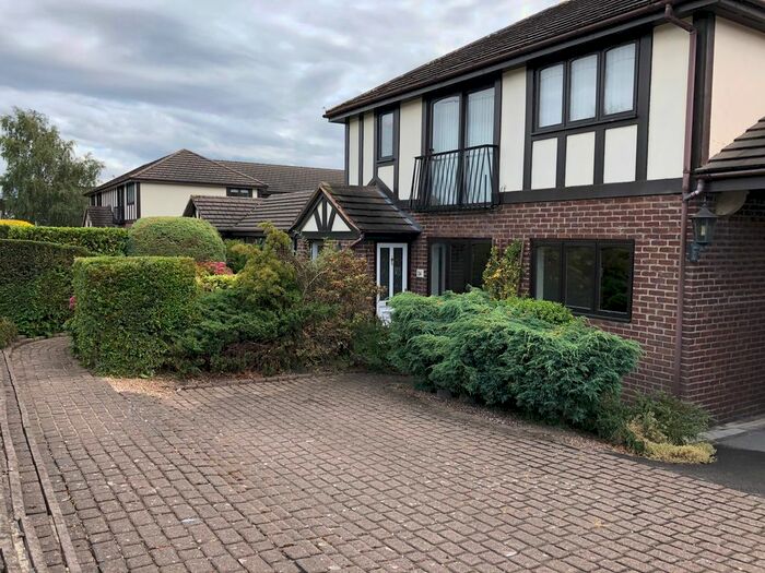 1 Bedroom Flat To Rent In Tudor Court, Porthill, Newcastle-Under-Lyme, Staffordshire, ST5