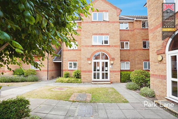 1 Bedroom Flat For Sale In South Street, Bishops Stortford, CM23