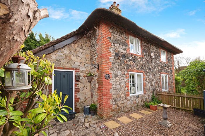 2 Bedroom Cottage To Rent In Flint Cottages, Manor Road, Hayling Island, PO11