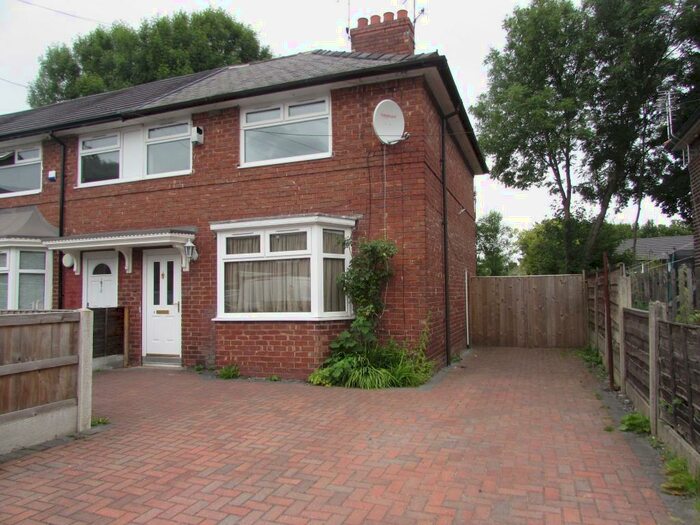 3 Bedroom Semi-Detached House To Rent In Broadoak Avenue, Manchester, M22