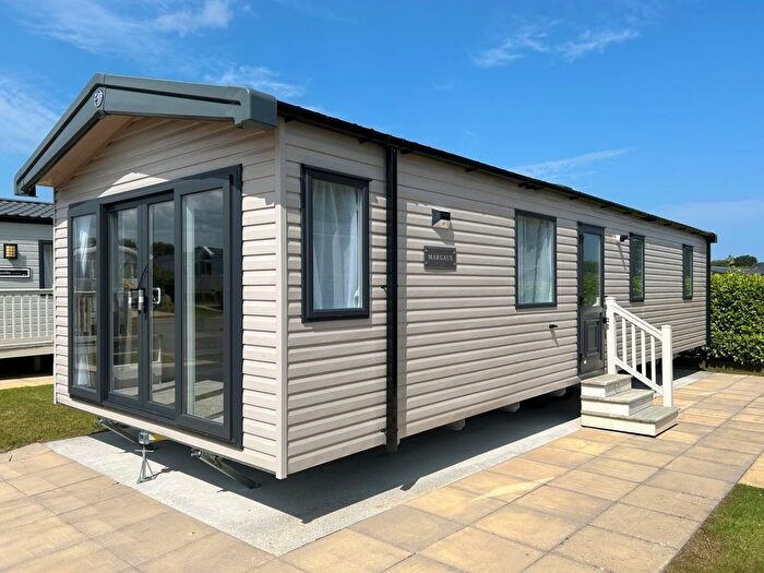 2 Bedroom Park Home For Sale In Halt Road, Goonhavern, Truro, TR4