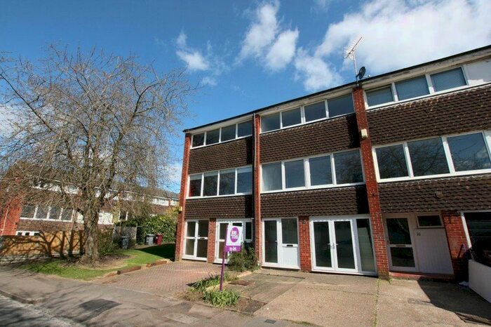4 Bedroom Property To Rent In Hillbrow, Reading, RG2