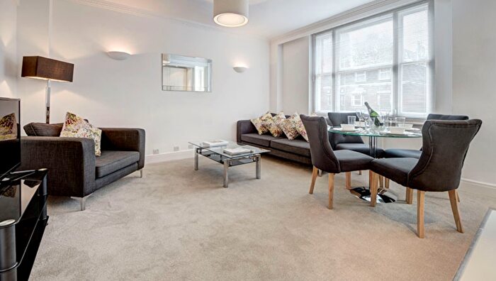 2 Bedroom Flat To Rent In Hill Street, Mayfair, London, W1J