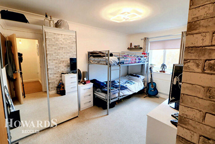 3 Bedroom Terraced House For Sale In George Brown Way, Beccles, NR34