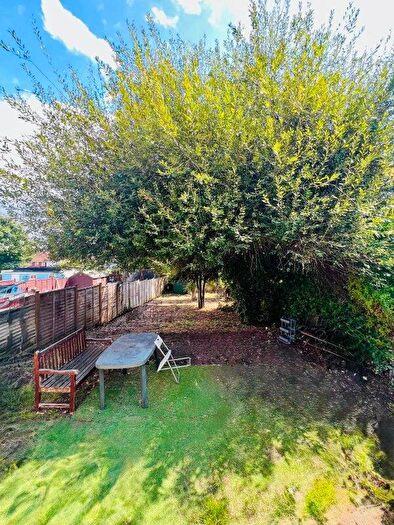 1 Bedroom Flat To Rent In Sturgess Avenue, London, NW4