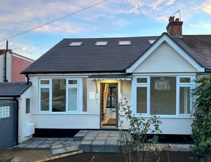 4 Bedroom Bungalow To Rent In Eversleigh Road, Barnet, London, EN5