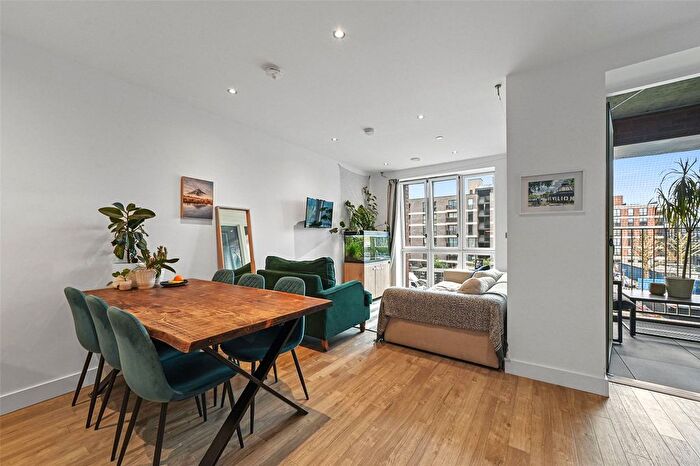 1 Bedroom Flat For Sale In Grovelea Court, Monkwood Way, Hackney, E3