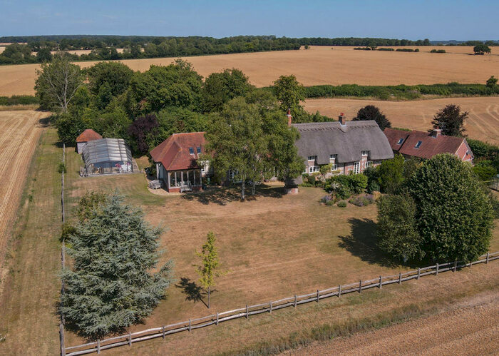 5 Bedroom Detached House For Sale In Middle Wyke, Andover, Hampshire, SP11