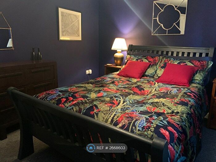 2 Bedroom Flat To Rent In Winding Street, Hastings, TN34