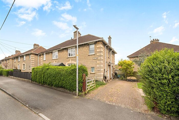 3 Bedroom Semi Detached House For Sale In Leaze Road, Melksham, SN12