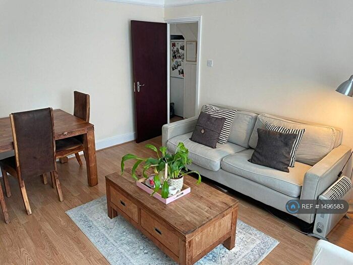 3 Bedroom Terraced House To Rent In Mannock Road, London, N22