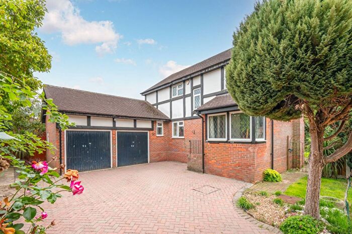 4 Bedroom Detached House For Sale In Forlease Road, Maidenhead, SL6