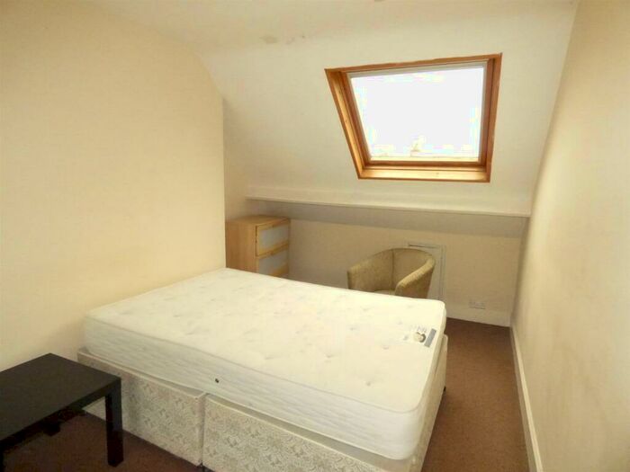 6 Bedroom Terraced House To Rent In Holly Avenue, Jesmond, Newcastle Upon Tyne, NE2