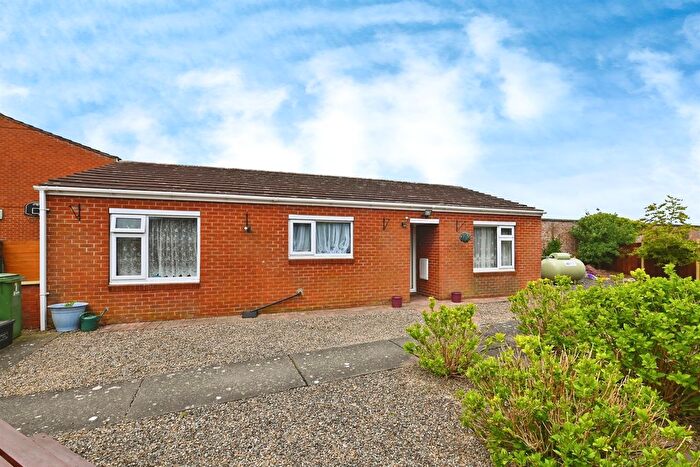 3 Bedroom Detached Bungalow For Sale In De Mowbray Court, Askham Richard, York, YO23