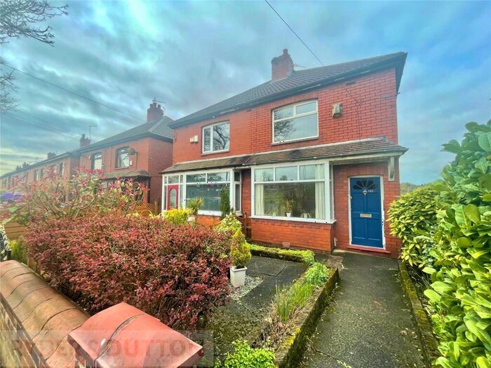 2 Bedroom Semi-Detached House To Rent In Stoneleigh Street, Oldham, Greater Manchester, OL1