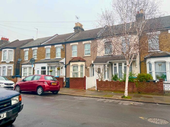 4 Bedroom Terraced House To Rent In Sutherland Road, London N9